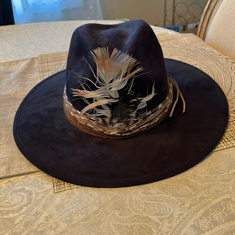 Medina Sombreros Brown Suede Women's Cowboy Hat Size Large Grande Feathers EUC